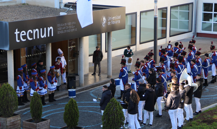 Tenperatura bikaina eta eguzki distiratsua